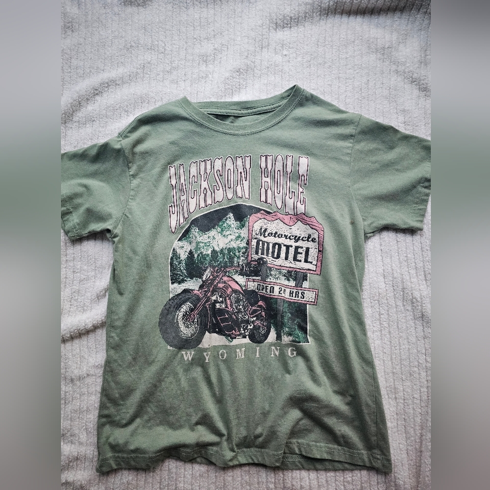 Printed tee size M